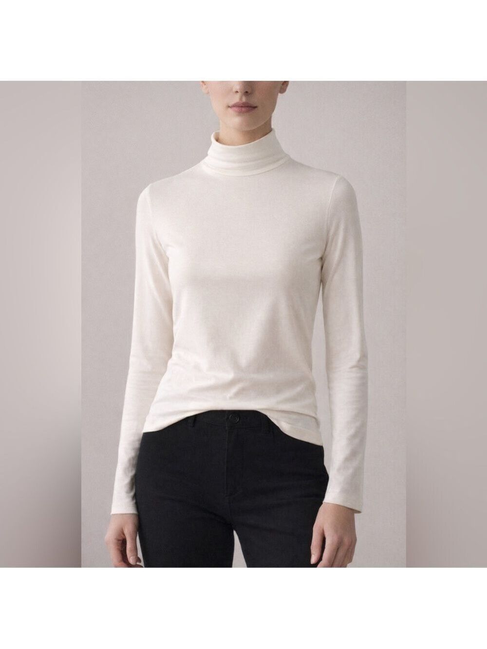 St. John Long Sleeve Mock Neck Ivory Jersey Top size medium